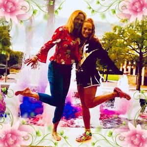 Meet your Posher, Debi